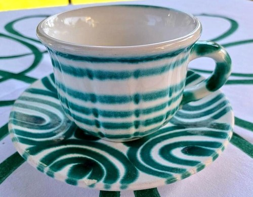 Tasse und untertasse - und, untertasse,